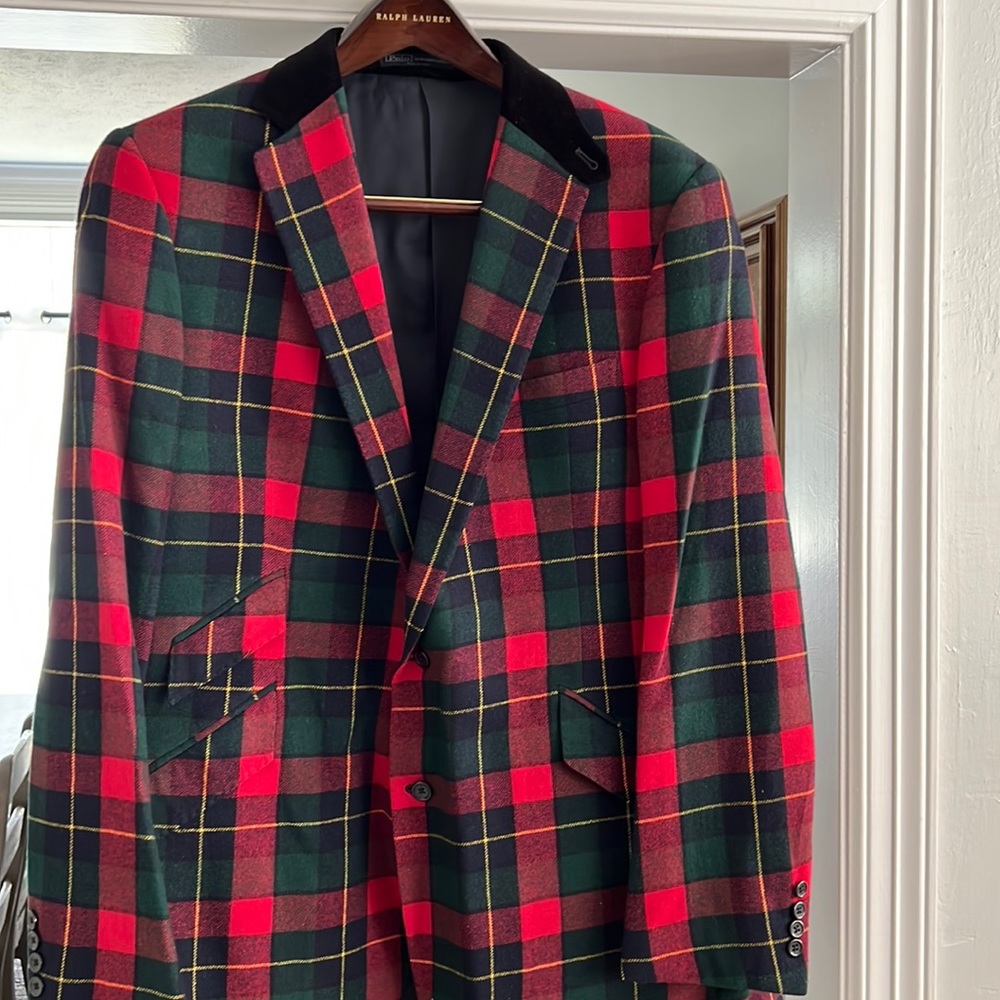 Polo Ralph Lauren Men’s wool blazer. Green red and navy check. Size 46L